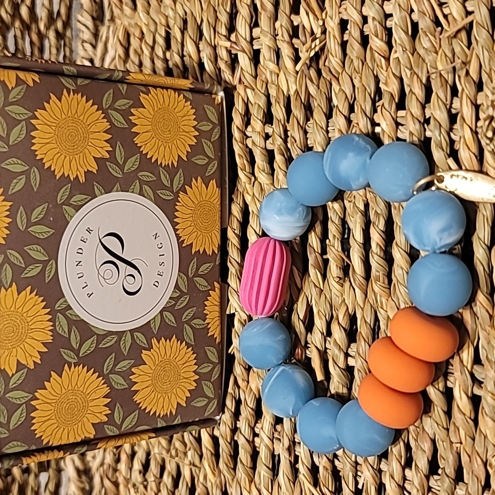 Nwt exclusive Plunder dreamy pink blue  bracelet